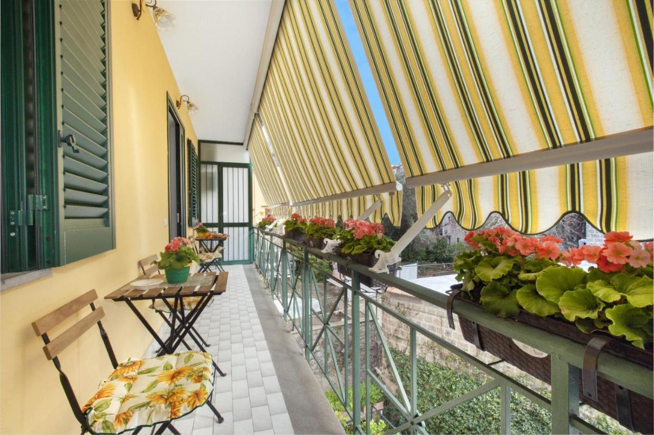Millie Sorrento Suites Экстерьер фото