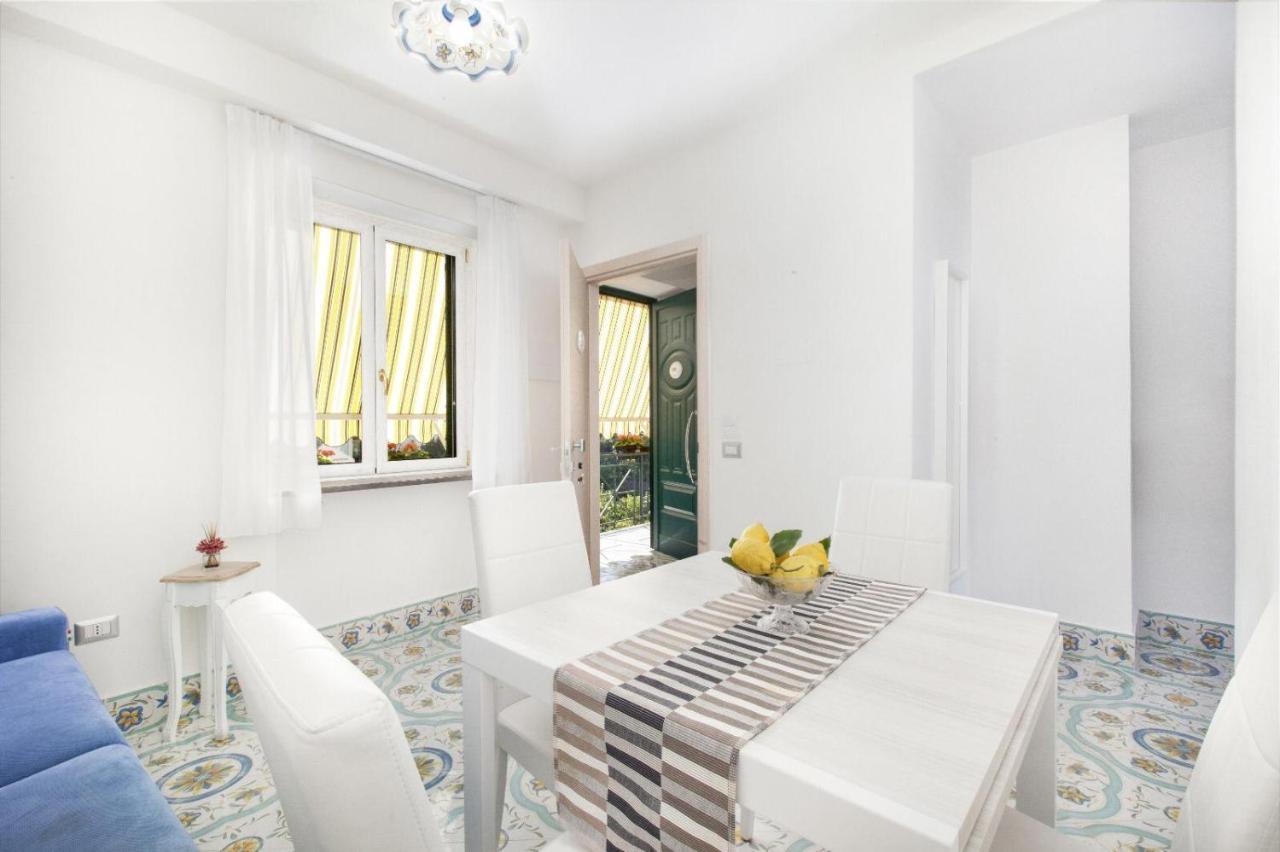 Millie Sorrento Suites Экстерьер фото
