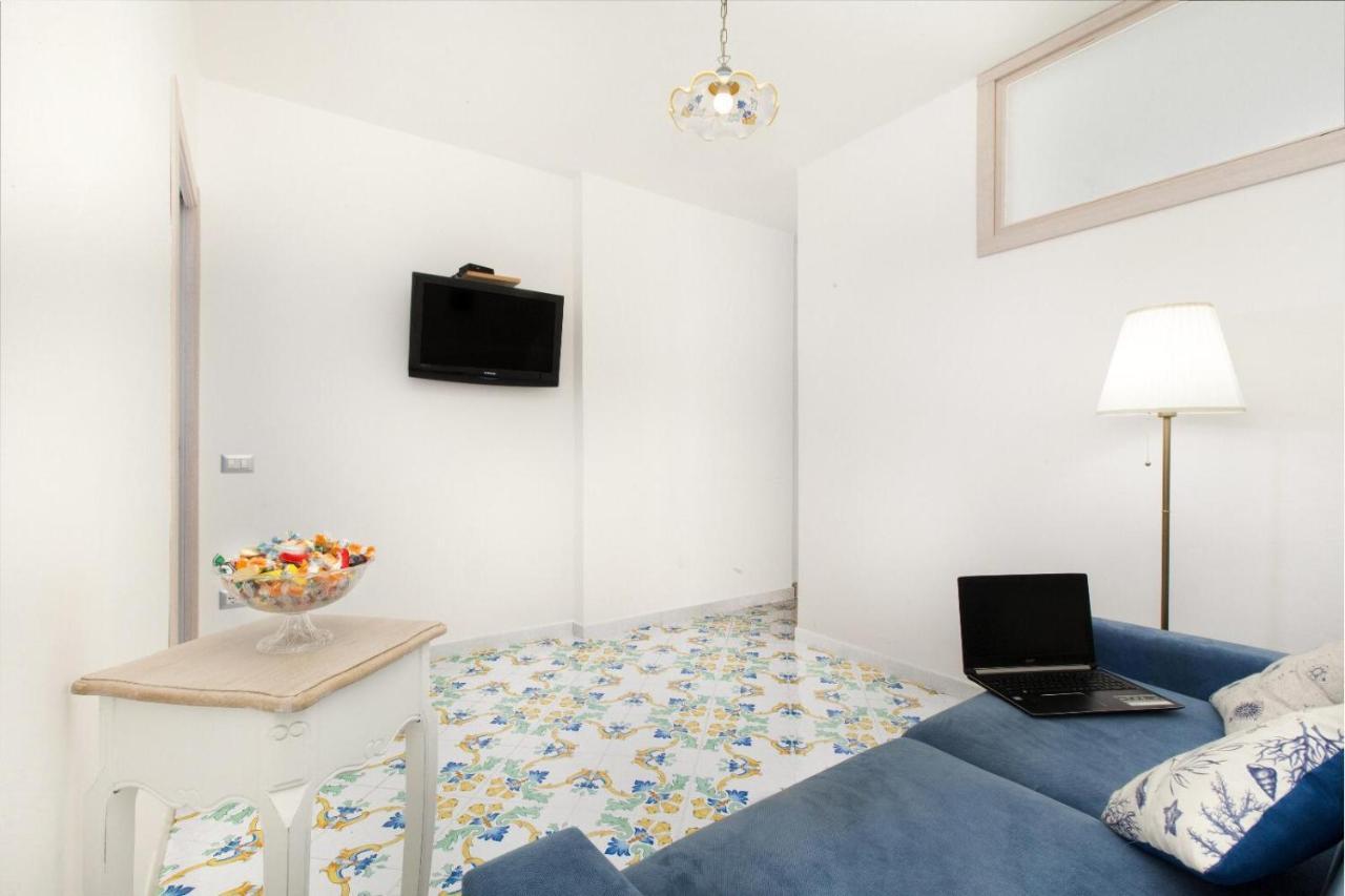 Millie Sorrento Suites Экстерьер фото